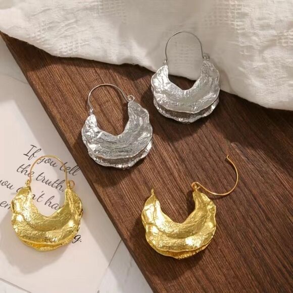 🔅🆕🔅✨BoHo Folded Silver Hammered Drop Hoop Earrings✨ - Picture 8 of 13